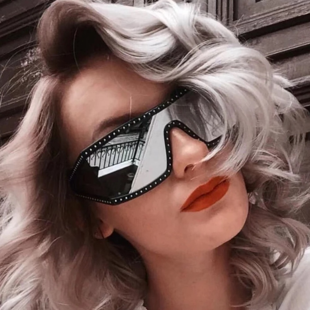 SOLD Moschino Sunglasses, New - Picture 2 of 16